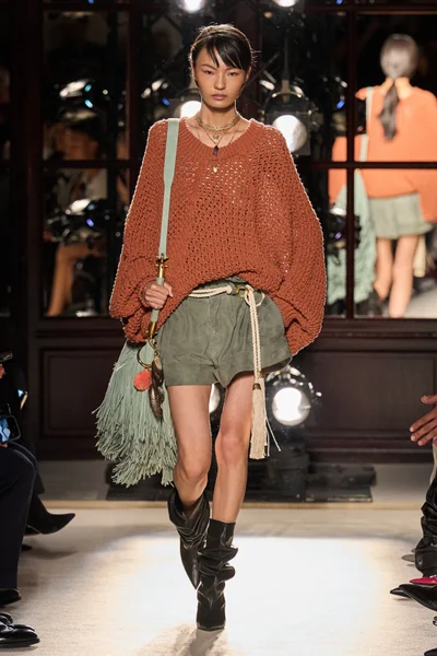 Look 12